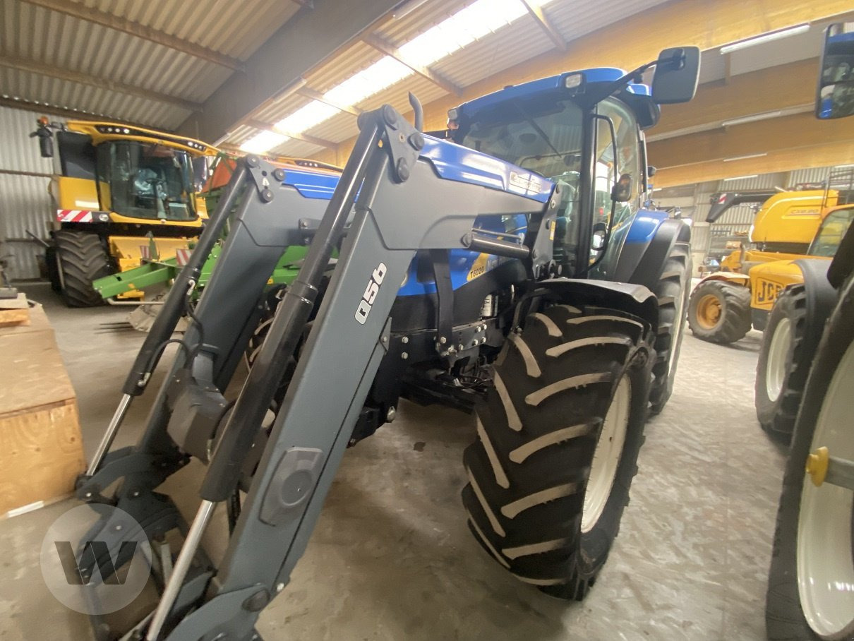 New Holland T6020 Elite - Traktor: 1 kép. New Holland T6020 Elite - Traktor: 1 kép.