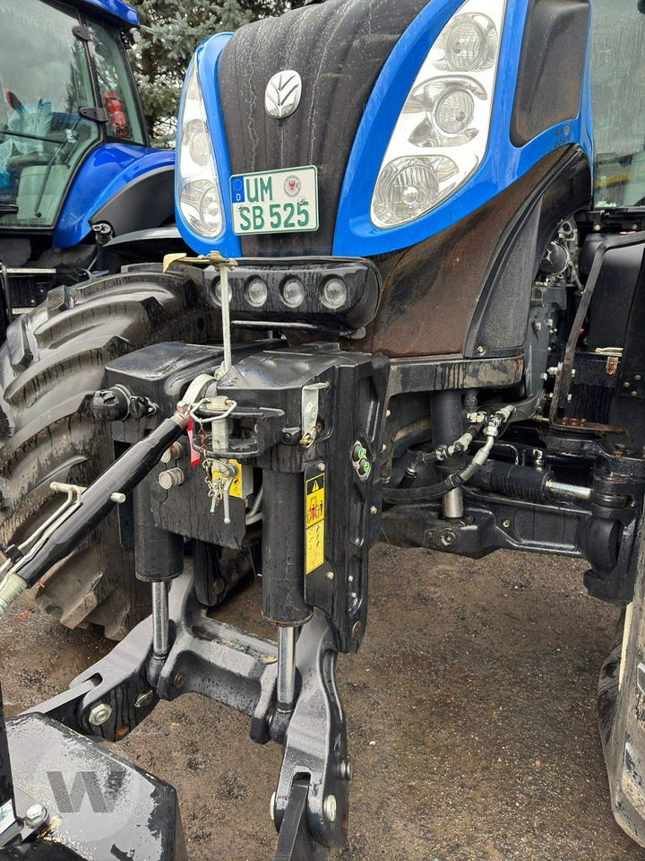 New Holland T8.410 - Traktor: 4 kép. New Holland T8.410 - Traktor: 4 kép.