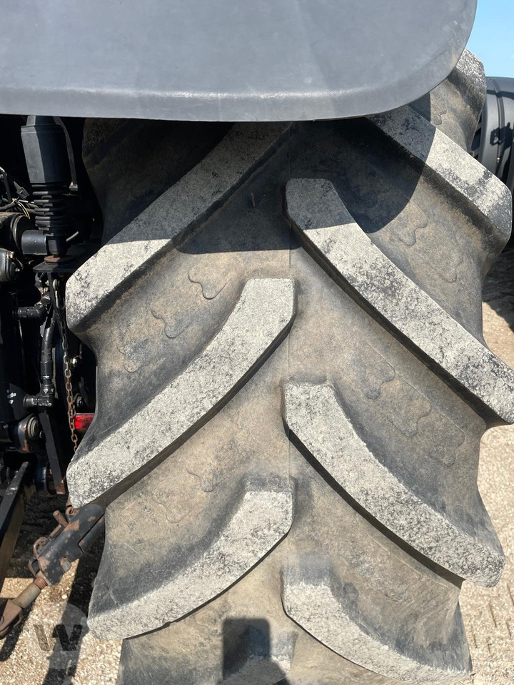 Traktor New Holland TM 190: 9 kép.