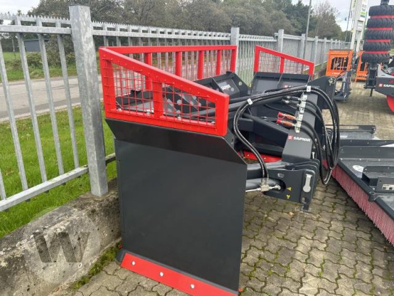 Saphir Kombi 4501 - Silózó berendezések: 2 kép. Saphir Kombi 4501 - Silózó berendezések: 2 kép.