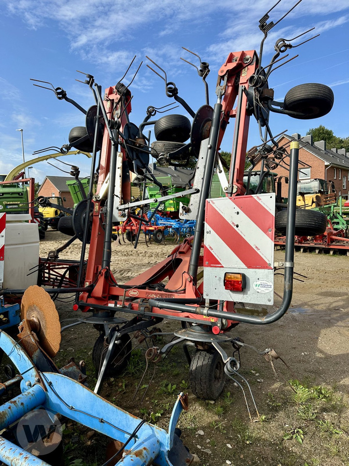 Vicon Fanex 903 - Szénaforgató: 4 kép. Vicon Fanex 903 - Szénaforgató: 4 kép.