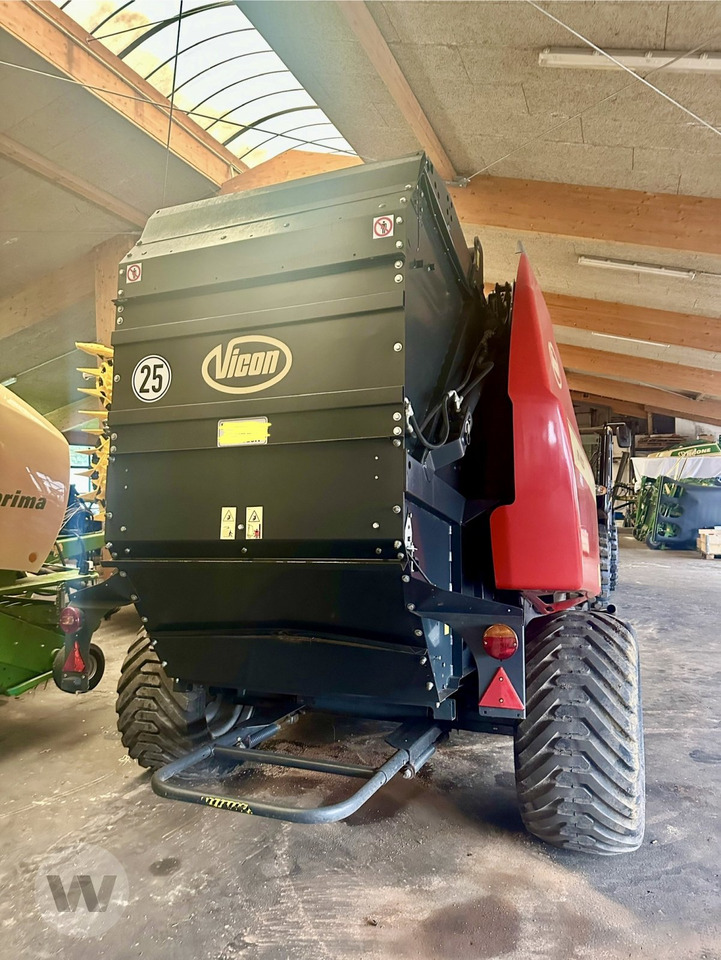 Vicon RV 4220 - Bálázó: 3 kép. Vicon RV 4220 - Bálázó: 3 kép.