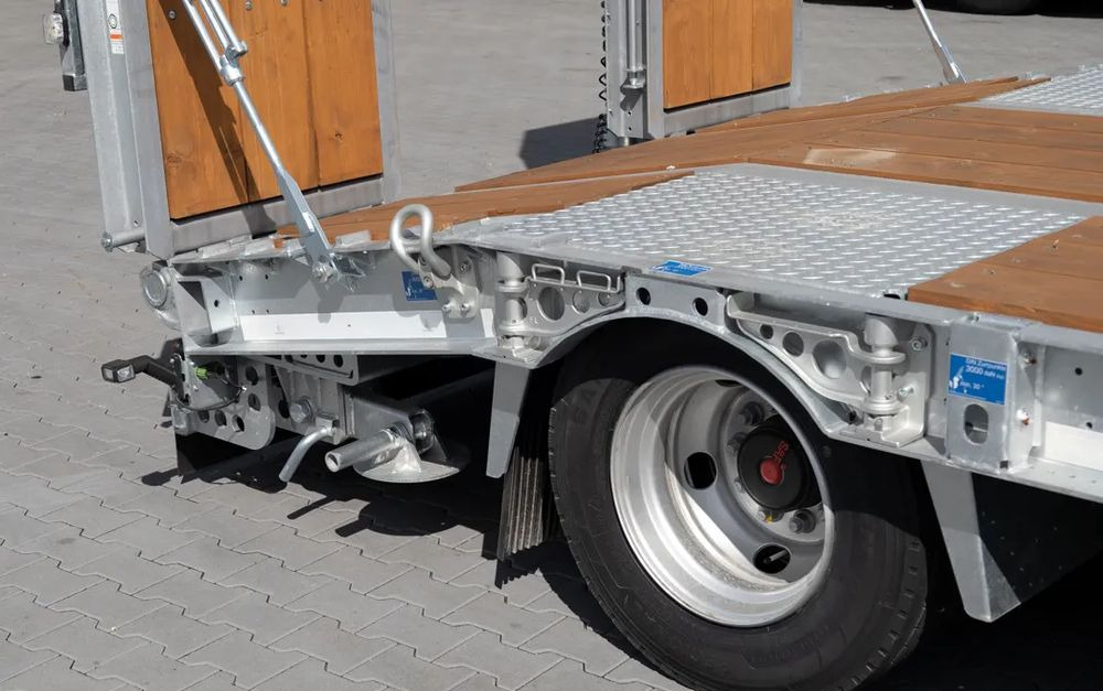 Humbaur Humbaur przyczepa niskopodwoziowa HTD 30-K - Pótkocsi mélybölcsős: 3 kép. Humbaur Humbaur przyczepa niskopodwoziowa HTD 30-K - Pótkocsi mélybölcsős: 3 kép.