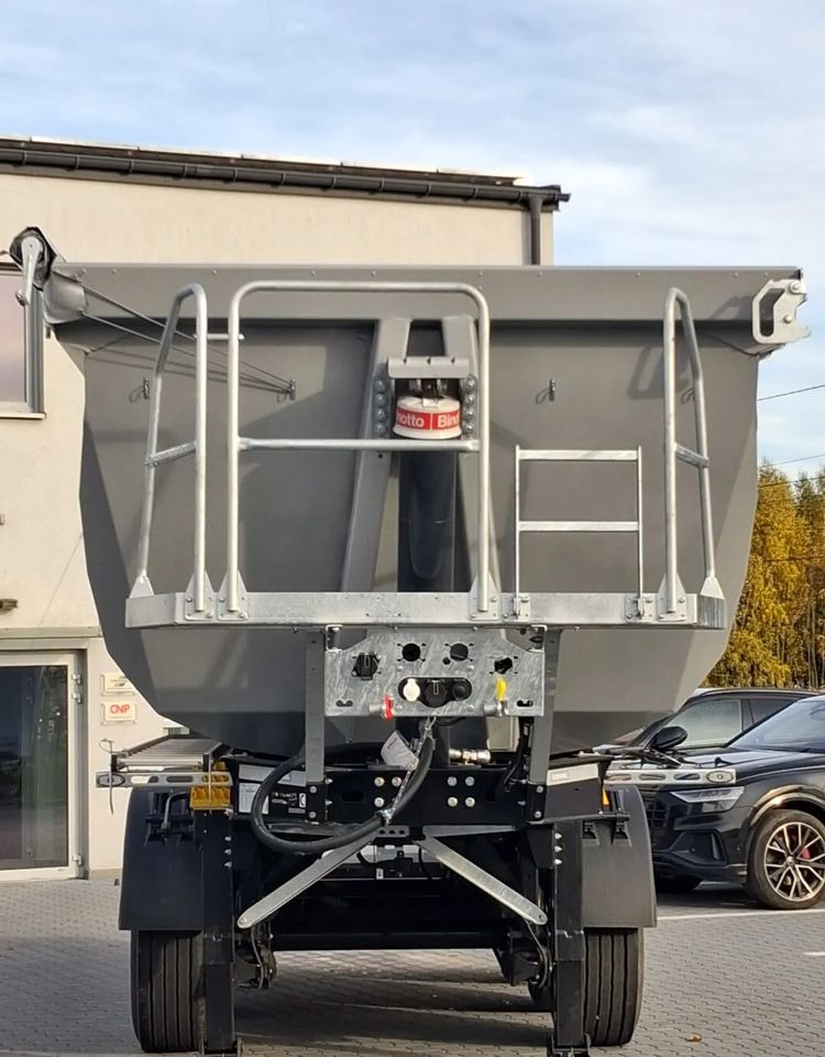 Kögel stalowa wywrotka 27 m3 - Félpótkocsi billenőplatós: 3 kép. Kögel stalowa wywrotka 27 m3 - Félpótkocsi billenőplatós: 3 kép.