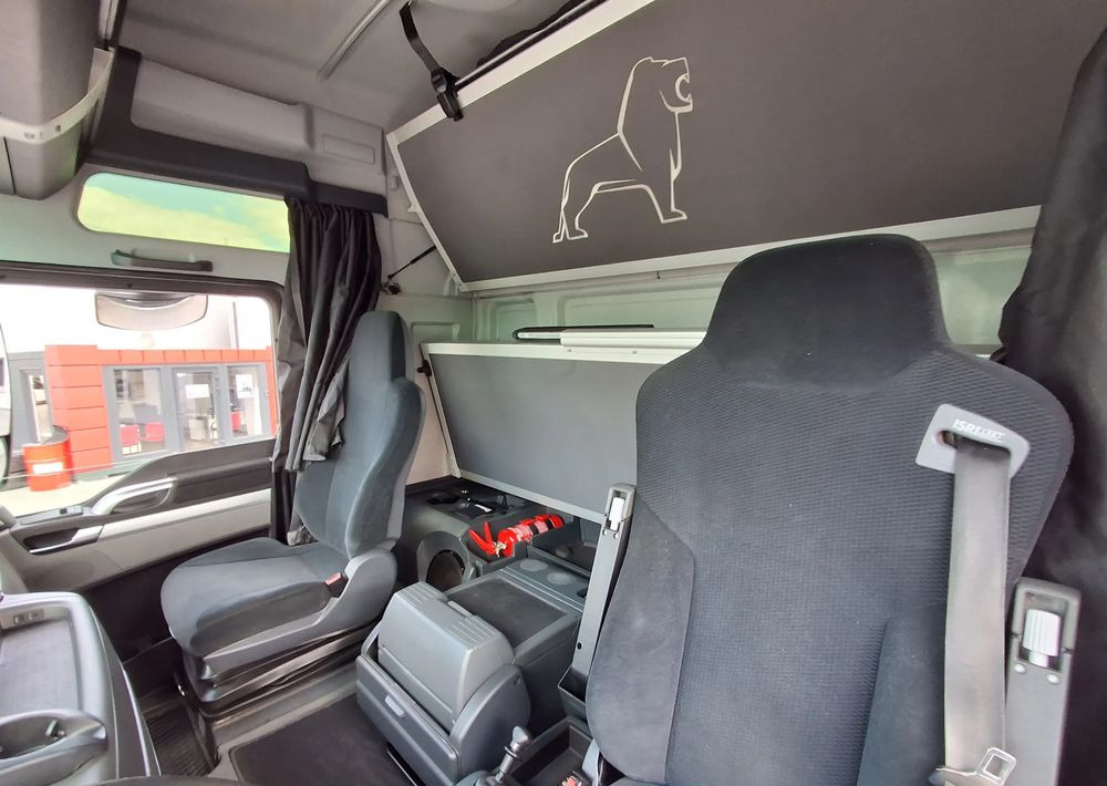 MAN TGX 18.440 - Nyergesvontató: 5 kép. MAN TGX 18.440 - Nyergesvontató: 5 kép.