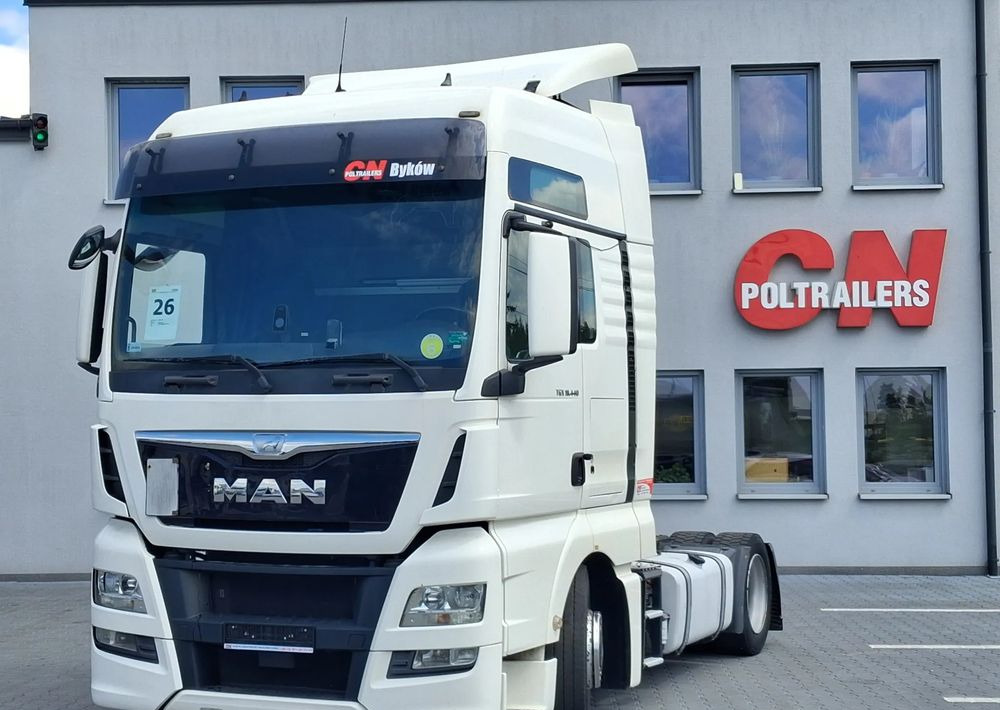 MAN TGX 18.440 - Nyergesvontató: 1 kép. MAN TGX 18.440 - Nyergesvontató: 1 kép.