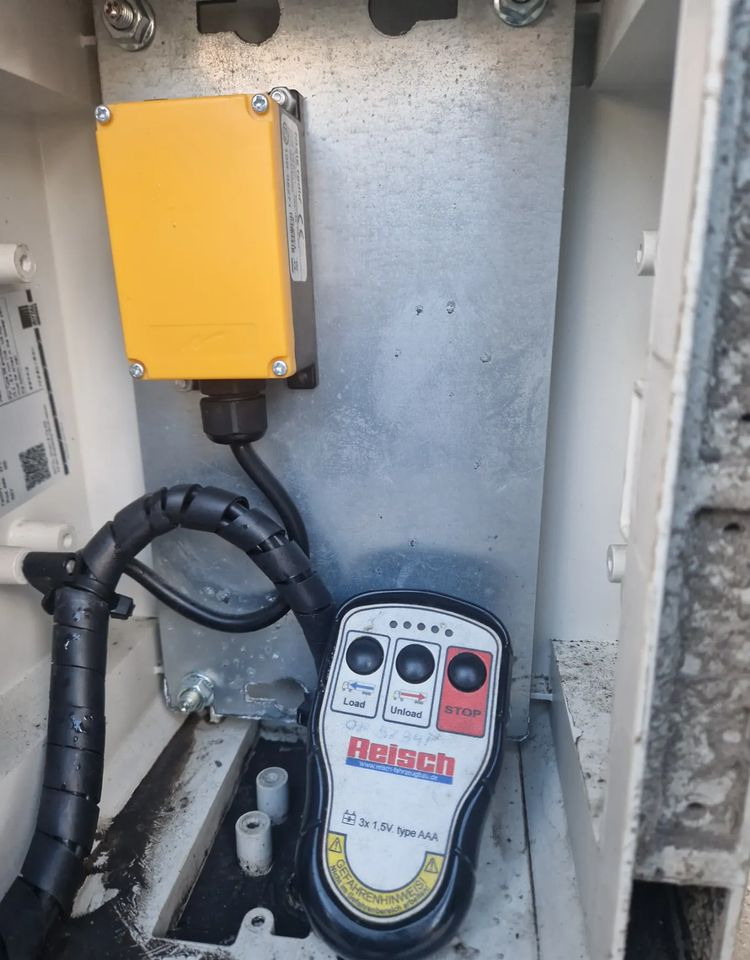 Félpótkocsi mélybölcsős Reisch RUCHOMA PODŁOGA 8MM: 11 kép.