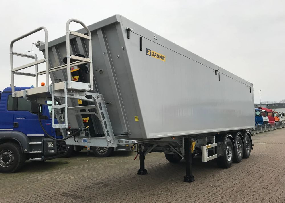 Zaslaw Wywrotka Aluminiowa 51m3 Klapo-Drzwi - Félpótkocsi billenőplatós: 1 kép. Zaslaw Wywrotka Aluminiowa 51m3 Klapo-Drzwi - Félpótkocsi billenőplatós: 1 kép.