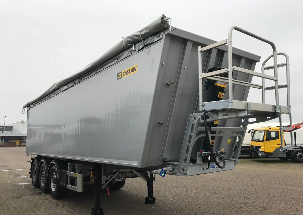 Zaslaw Wywrotka Aluminiowa 51m3 Klapo-Drzwi - Félpótkocsi billenőplatós: 1 kép. Zaslaw Wywrotka Aluminiowa 51m3 Klapo-Drzwi - Félpótkocsi billenőplatós: 1 kép.