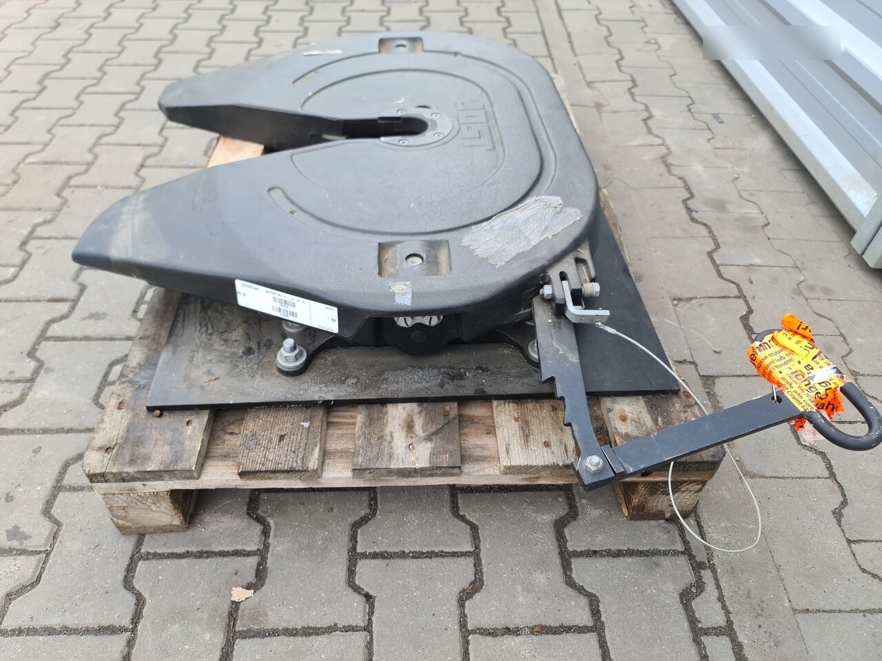 DAF MAN SCANIA VOLVO RENAULT IVECO FIFTH WHEEL / Jost JSK37ME140E1 JSK 37ME 140 MP 0815- 74 / WORLDWIDE DELIVERY - Nyereg - Teherautó: 2 kép. DAF MAN SCANIA VOLVO RENAULT IVECO FIFTH WHEEL / Jost JSK37ME140E1 JSK 37ME 140 MP 0815- 74 / WORLDWIDE DELIVERY - Nyereg - Teherautó: 2 kép.