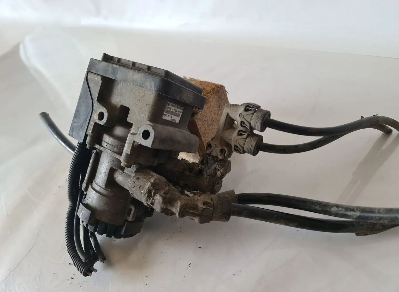 Knorr-Bremse Modulator zawór hamulca EBS przód przedni VOLVO FH FM RENAULT PR K021203 21122034 Volvo VOLVO FH FM RENAULT PREMIUM DXI MAGNUM DXI truck - Fékszelep - Teherautó: 2 kép. Knorr-Bremse Modulator zawór hamulca EBS przód przedni VOLVO FH FM RENAULT PR K021203 21122034 Volvo VOLVO FH FM RENAULT PREMIUM DXI MAGNUM DXI truck - Fékszelep - Teherautó: 2 kép.