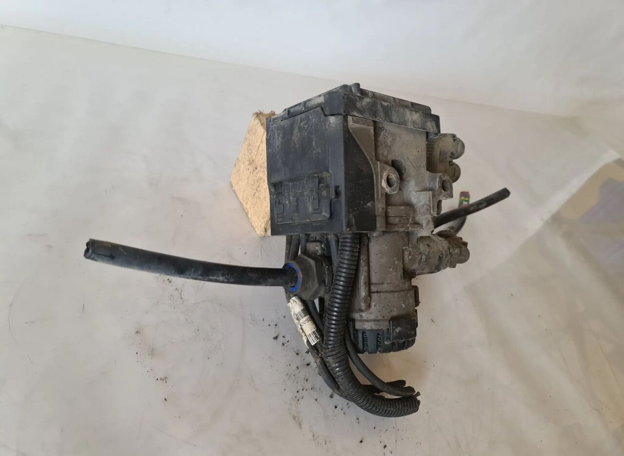 Knorr-Bremse Modulator zawór hamulca EBS przód przedni VOLVO FH FM RENAULT PR K021203 21122034 Volvo VOLVO FH FM RENAULT PREMIUM DXI MAGNUM DXI truck - Fékszelep - Teherautó: 3 kép. Knorr-Bremse Modulator zawór hamulca EBS przód przedni VOLVO FH FM RENAULT PR K021203 21122034 Volvo VOLVO FH FM RENAULT PREMIUM DXI MAGNUM DXI truck - Fékszelep - Teherautó: 3 kép.