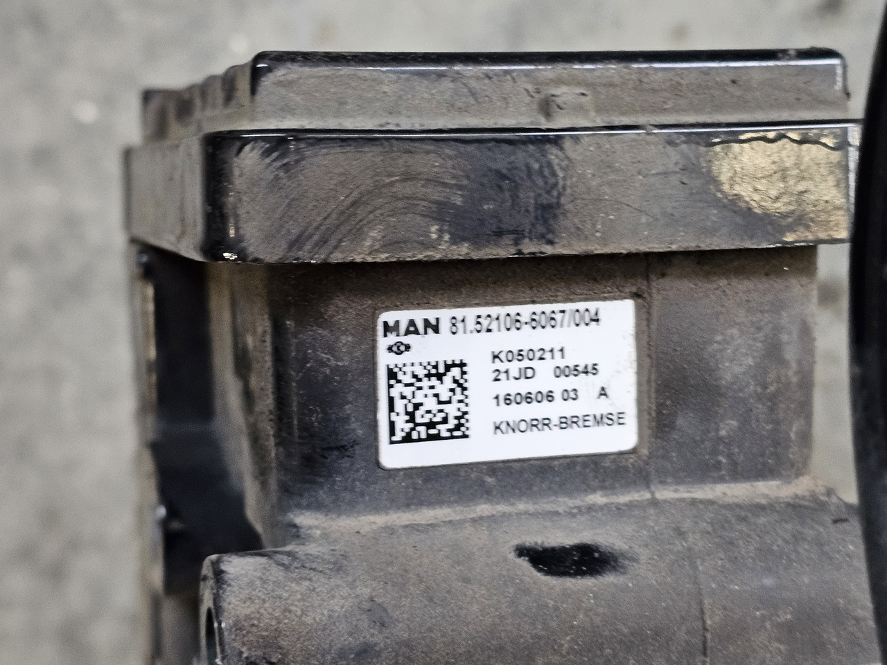 MAN TGX TGS / FRONT EBS VALVE / 81521066067 - Fékszelep: 3 kép. MAN TGX TGS / FRONT EBS VALVE / 81521066067 - Fékszelep: 3 kép.