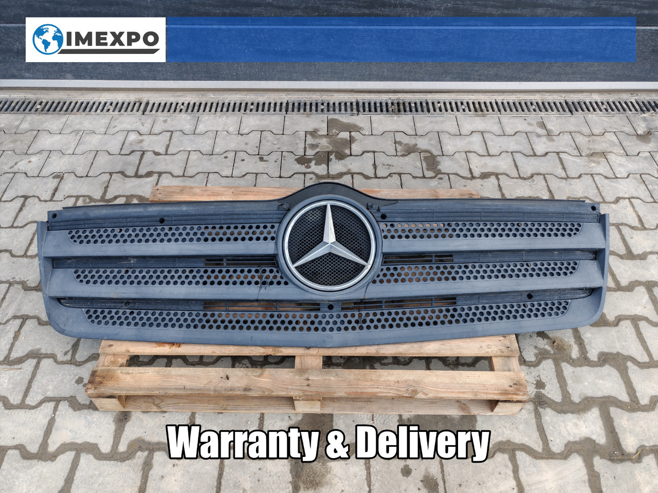 MERCEDES-BENZ ATEGO MP4 EURO 6 / FRONT GRILL - Rács: 1 kép. MERCEDES-BENZ ATEGO MP4 EURO 6 / FRONT GRILL - Rács: 1 kép.