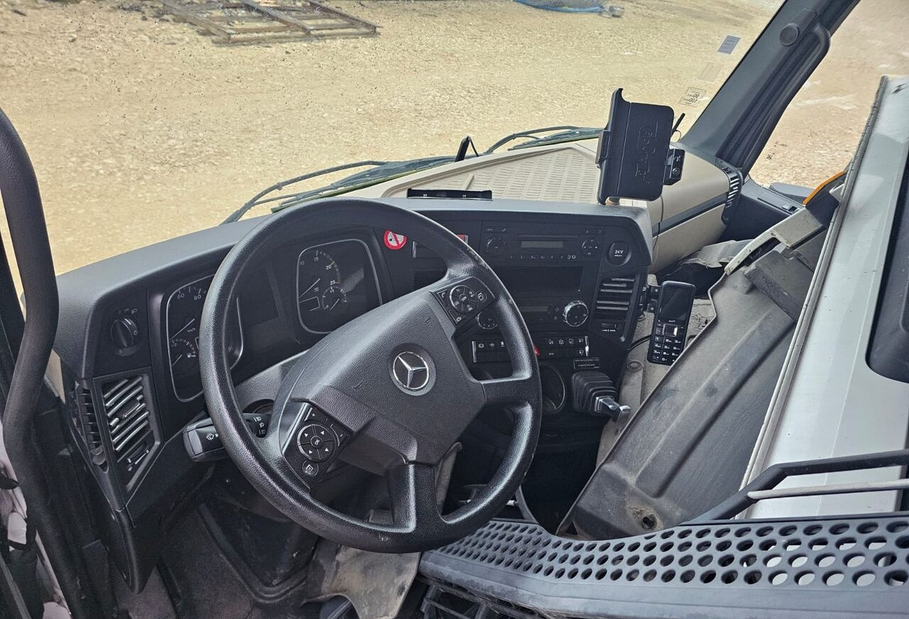 Mercedes-Benz ACTROS MP4 StreamSpace 1843 Mercedes-Benz ACTROS MP4 truck - Fülke - Teherautó: 5 kép. Mercedes-Benz ACTROS MP4 StreamSpace 1843 Mercedes-Benz ACTROS MP4 truck - Fülke - Teherautó: 5 kép.
