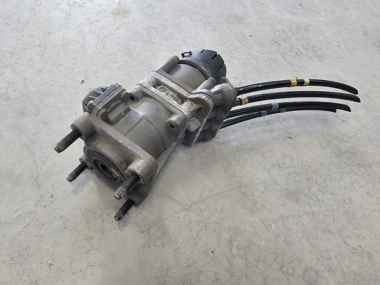 RENAULT MAGNUM PREMIUM DXI / BRAKE VALVE / K040158 21390589 - Fékszelep: 4 kép. RENAULT MAGNUM PREMIUM DXI / BRAKE VALVE / K040158 21390589 - Fékszelep: 4 kép.
