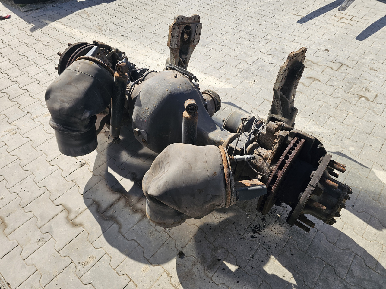 RENAULT P13170 MS17X / RSS1344C / RATIO: 2.64 / 20837741 20836794 - Hátsó tengely: 4 kép. RENAULT P13170 MS17X / RSS1344C / RATIO: 2.64 / 20837741 20836794 - Hátsó tengely: 4 kép.