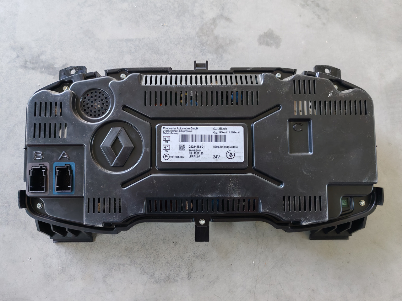 RENAULT RANGE T / DASHBOARD DISPLAY / 22224253 - Műszerfal: 3 kép. RENAULT RANGE T / DASHBOARD DISPLAY / 22224253 - Műszerfal: 3 kép.