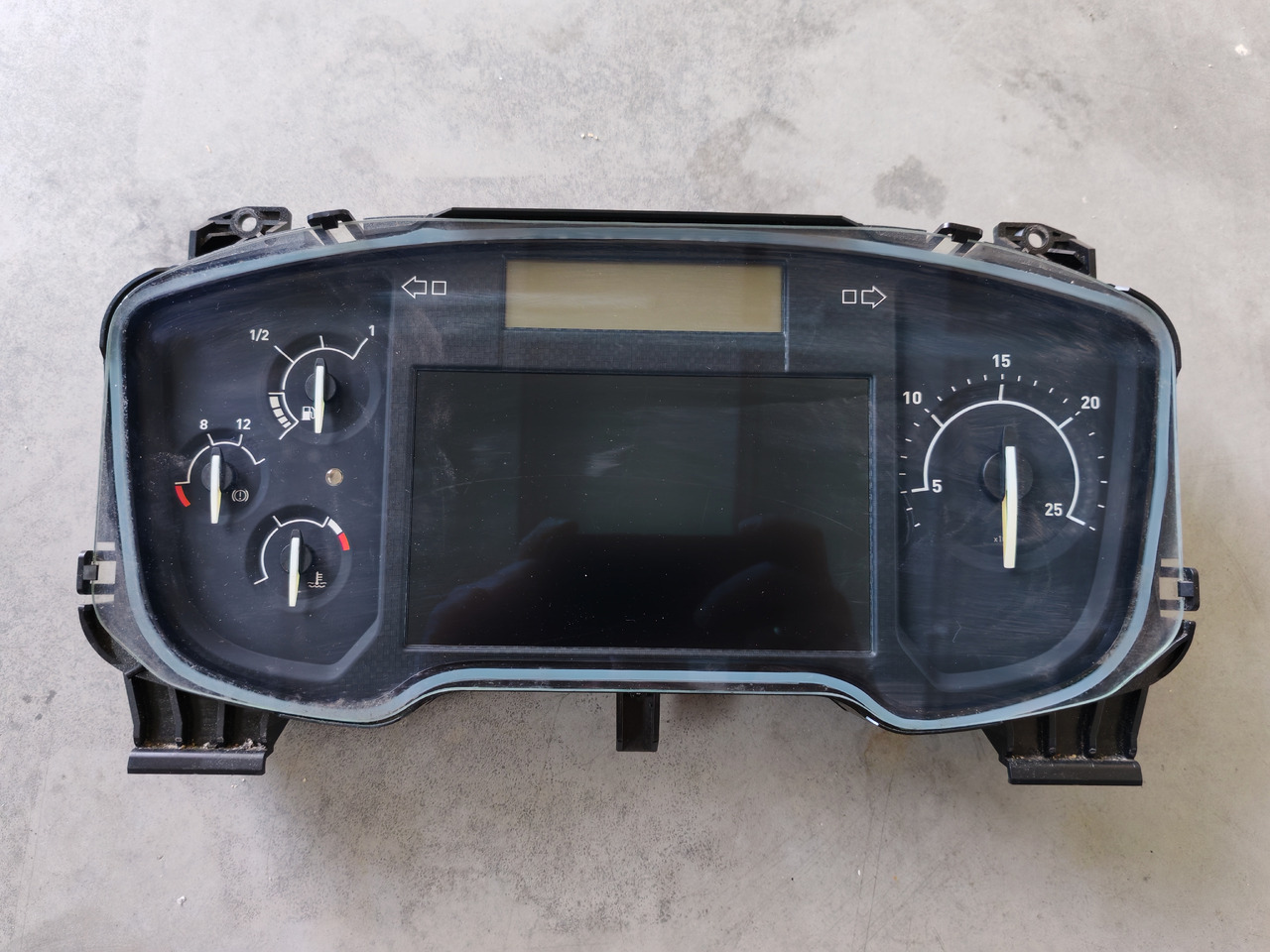 RENAULT RANGE T / DASHBOARD DISPLAY / 22224253 - Műszerfal: 2 kép. RENAULT RANGE T / DASHBOARD DISPLAY / 22224253 - Műszerfal: 2 kép.