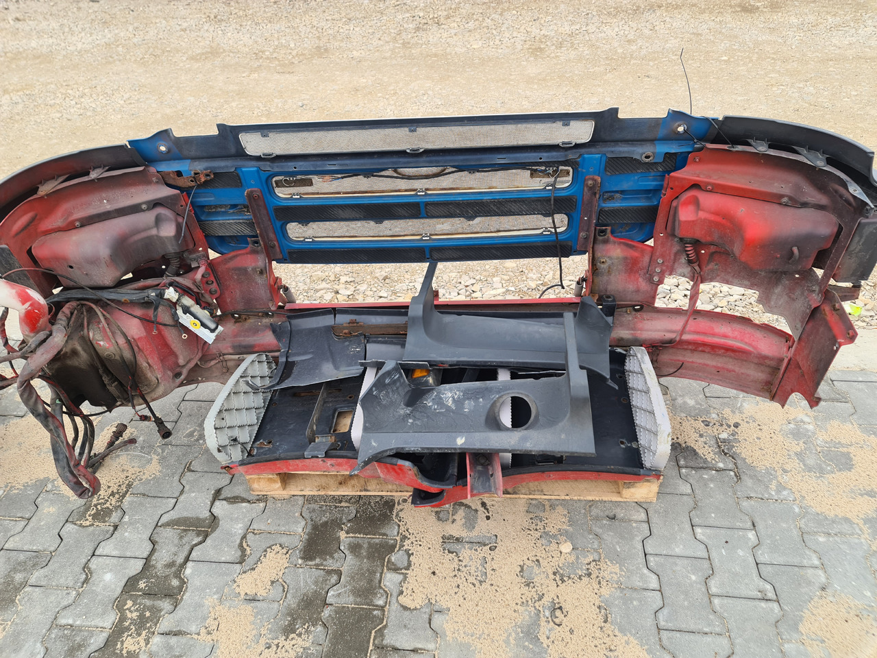 SCANIA P / BUMPER STEPS LAMPS SET / WORLDWIDE DELIVERY - Lökhárító: 4 kép. SCANIA P / BUMPER STEPS LAMPS SET / WORLDWIDE DELIVERY - Lökhárító: 4 kép.