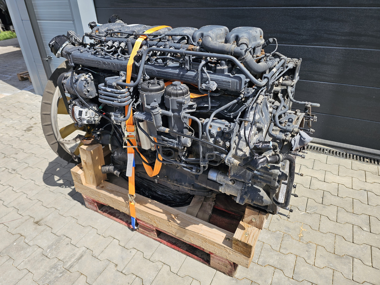 SCANIA R450 / DC13 147 / EURO 6 / COMPLETE ENGINE - Motor: 3 kép. SCANIA R450 / DC13 147 / EURO 6 / COMPLETE ENGINE - Motor: 3 kép.