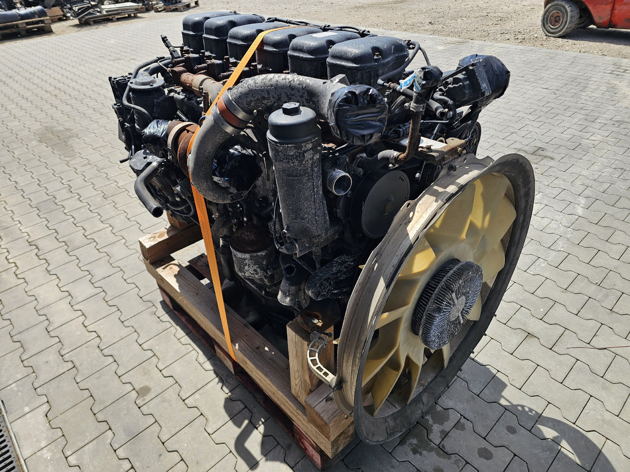 SCANIA R450 / DC13 147 / EURO 6 / COMPLETE ENGINE - Motor: 4 kép. SCANIA R450 / DC13 147 / EURO 6 / COMPLETE ENGINE - Motor: 4 kép.