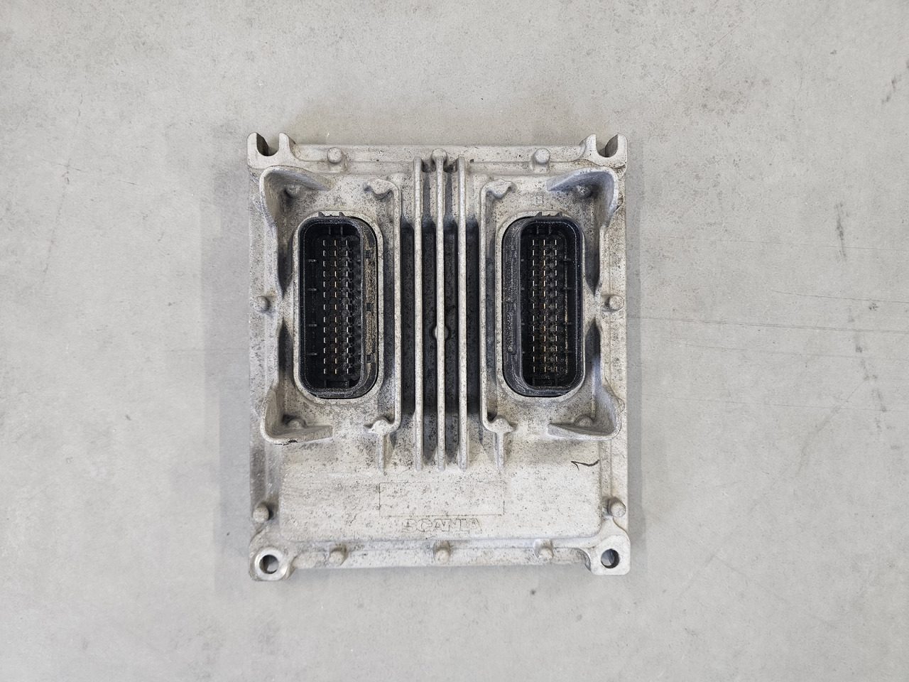 SCANIA R450 EURO 6 / CMS1 CONTROL UNIT / 2660726 - ECU: 2 kép. SCANIA R450 EURO 6 / CMS1 CONTROL UNIT / 2660726 - ECU: 2 kép.