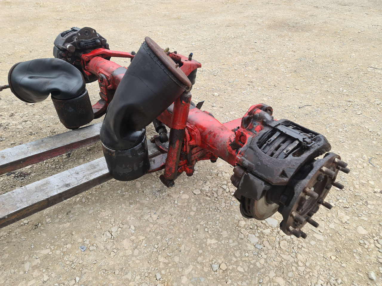 SCANIA REAR STEERING AXLE / 6x2 - Tengely és alkatrészek: 5 kép. SCANIA REAR STEERING AXLE / 6x2 - Tengely és alkatrészek: 5 kép.