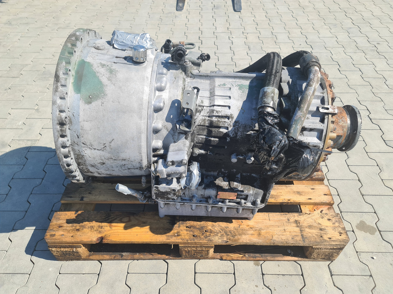 VOLVO FH FM / GEARBOX / VT1906PT / POWERTRONIC / WORLDWIDE DELIVERY - Sebességváltó: 4 kép. VOLVO FH FM / GEARBOX / VT1906PT / POWERTRONIC / WORLDWIDE DELIVERY - Sebességváltó: 4 kép.