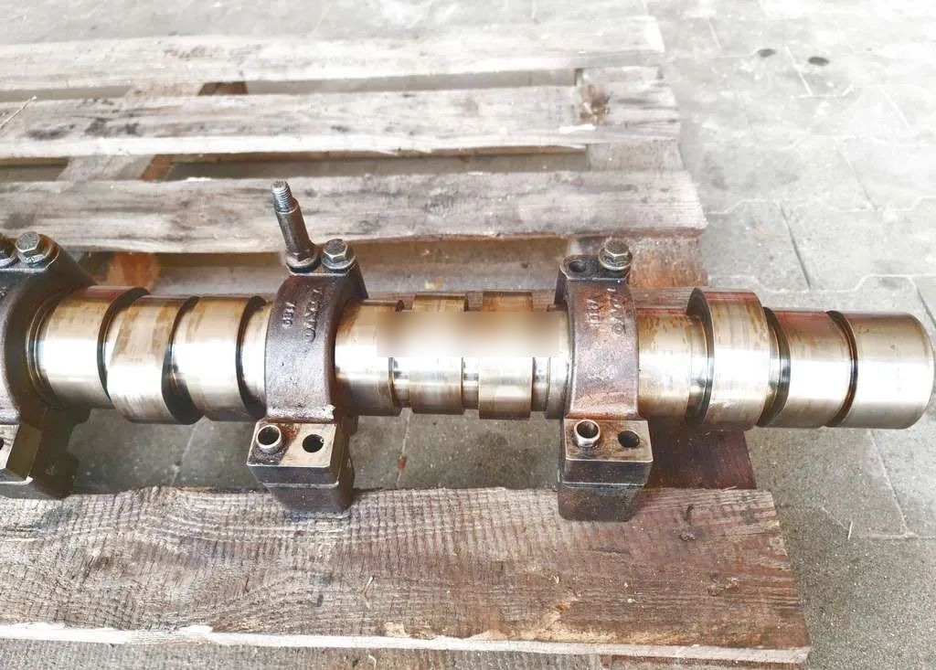 VOLVO FH12 D12 CAMSHAFT / 3165224 / WORLDWIDE DELIVERY - Vezérműtengely - Teherautó: 4 kép. VOLVO FH12 D12 CAMSHAFT / 3165224 / WORLDWIDE DELIVERY - Vezérműtengely - Teherautó: 4 kép.