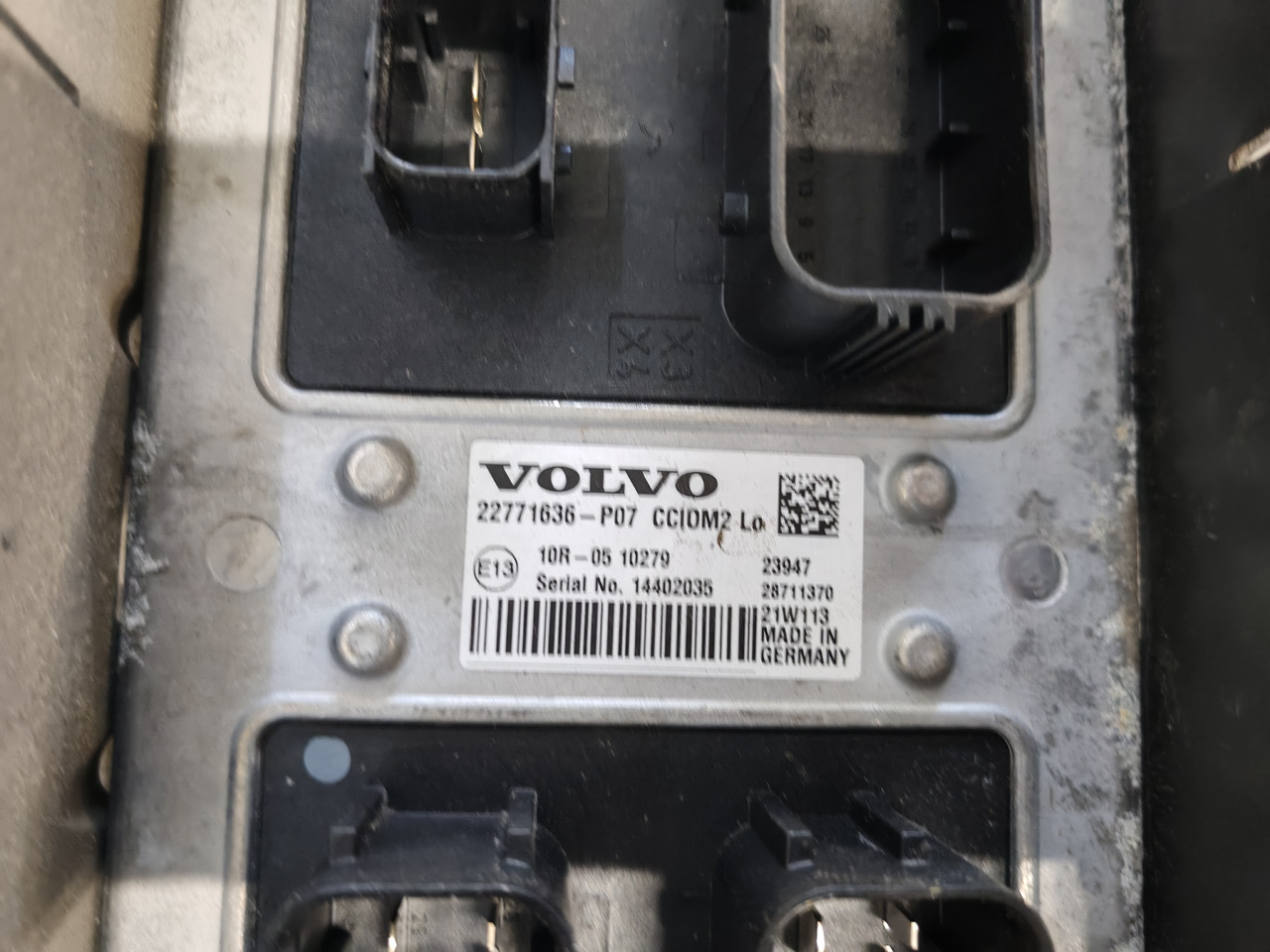 VOLVO FH5 FM5 EURO 6 / CCIOM2 Lo CONTROL UNIT/ 22771636 P02 - ECU: 3 kép. VOLVO FH5 FM5 EURO 6 / CCIOM2 Lo CONTROL UNIT/ 22771636 P02 - ECU: 3 kép.