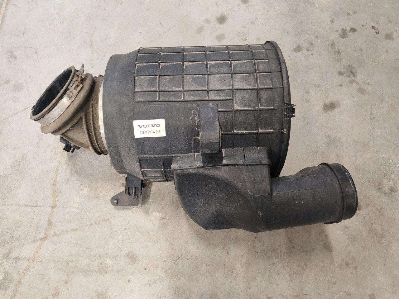 VOLVO FH5 FM5 EURO 6 / COMPLETE AIR FILTER / 22990421 - Levegőszűrő: 2 kép. VOLVO FH5 FM5 EURO 6 / COMPLETE AIR FILTER / 22990421 - Levegőszűrő: 2 kép.