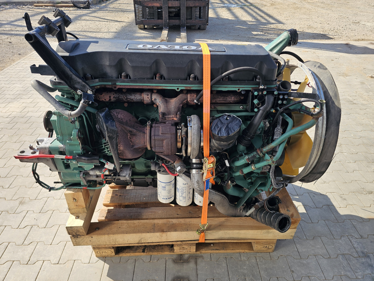 VOLVO FM / D11C 410 EEV / COMPLETE ENGINE - Motor: 4 kép. VOLVO FM / D11C 410 EEV / COMPLETE ENGINE - Motor: 4 kép.