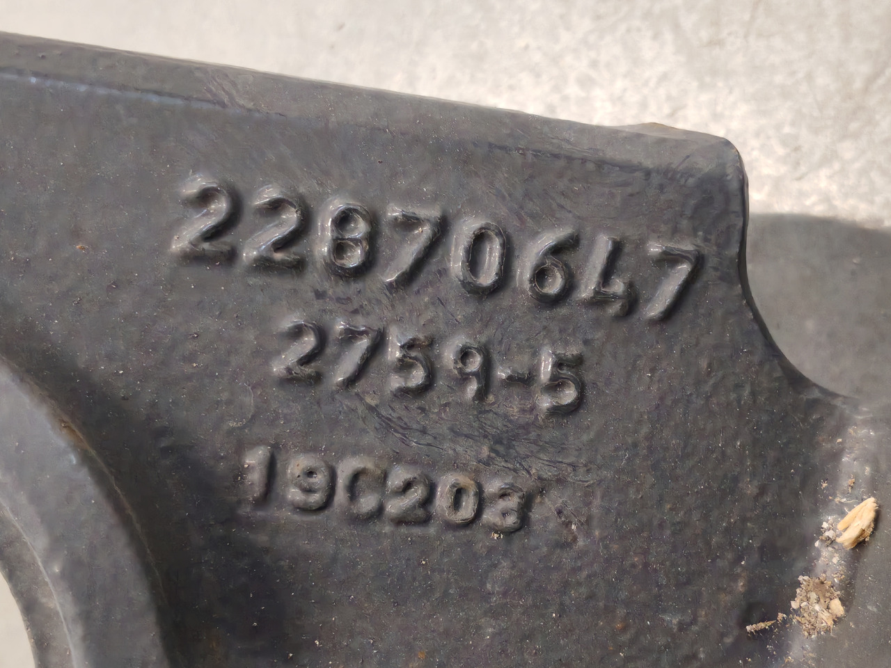 VOLVO FM5 EURO 6 / CABIN SUNSPENSION BRACKET / 22870647 / RIGHT - Keret/ Alváz: 4 kép. VOLVO FM5 EURO 6 / CABIN SUNSPENSION BRACKET / 22870647 / RIGHT - Keret/ Alváz: 4 kép.