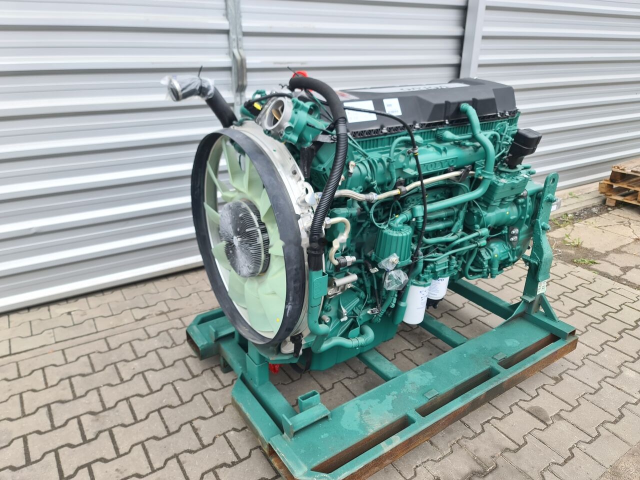 Volvo D13K460 EURO 6 D13K460 D13K 460 Volvo FH4 FH5 truck - Motor - Teherautó: 4 kép. Volvo D13K460 EURO 6 D13K460 D13K 460 Volvo FH4 FH5 truck - Motor - Teherautó: 4 kép.