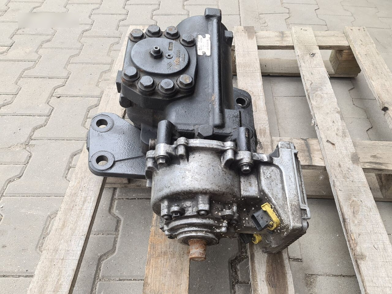 Volvo FH4 ELEKTRYCZNE WSPOMAGANIE ELECTRIC COLUMN Volvo FH4 - Kormányoszlop - Teherautó: 2 kép. Volvo FH4 ELEKTRYCZNE WSPOMAGANIE ELECTRIC COLUMN Volvo FH4 - Kormányoszlop - Teherautó: 2 kép.