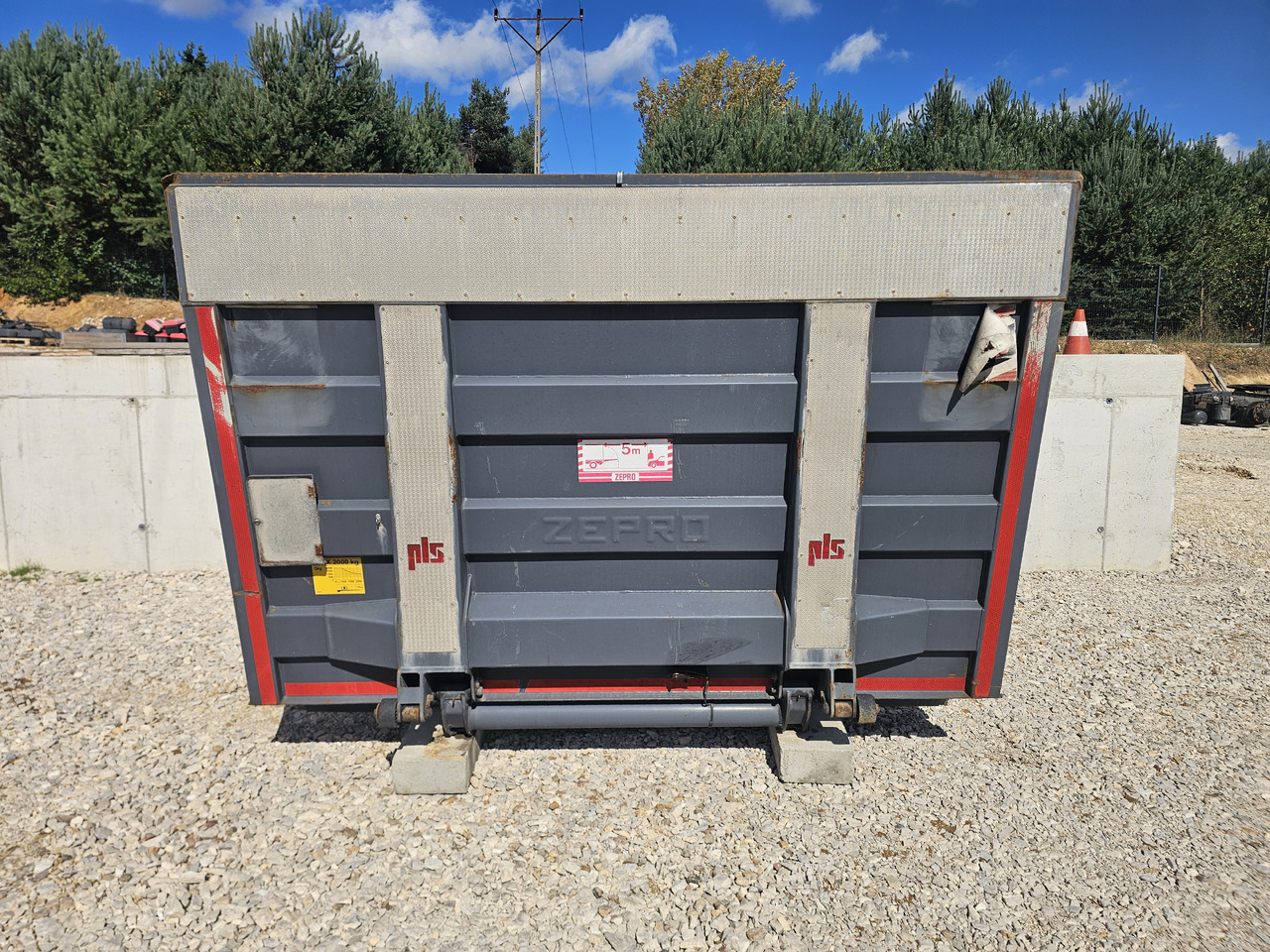 ZEPRO Z 2000-175 MA / 2019 / 2000kg - Emelőhátfal: 1 kép. ZEPRO Z 2000-175 MA / 2019 / 2000kg - Emelőhátfal: 1 kép.