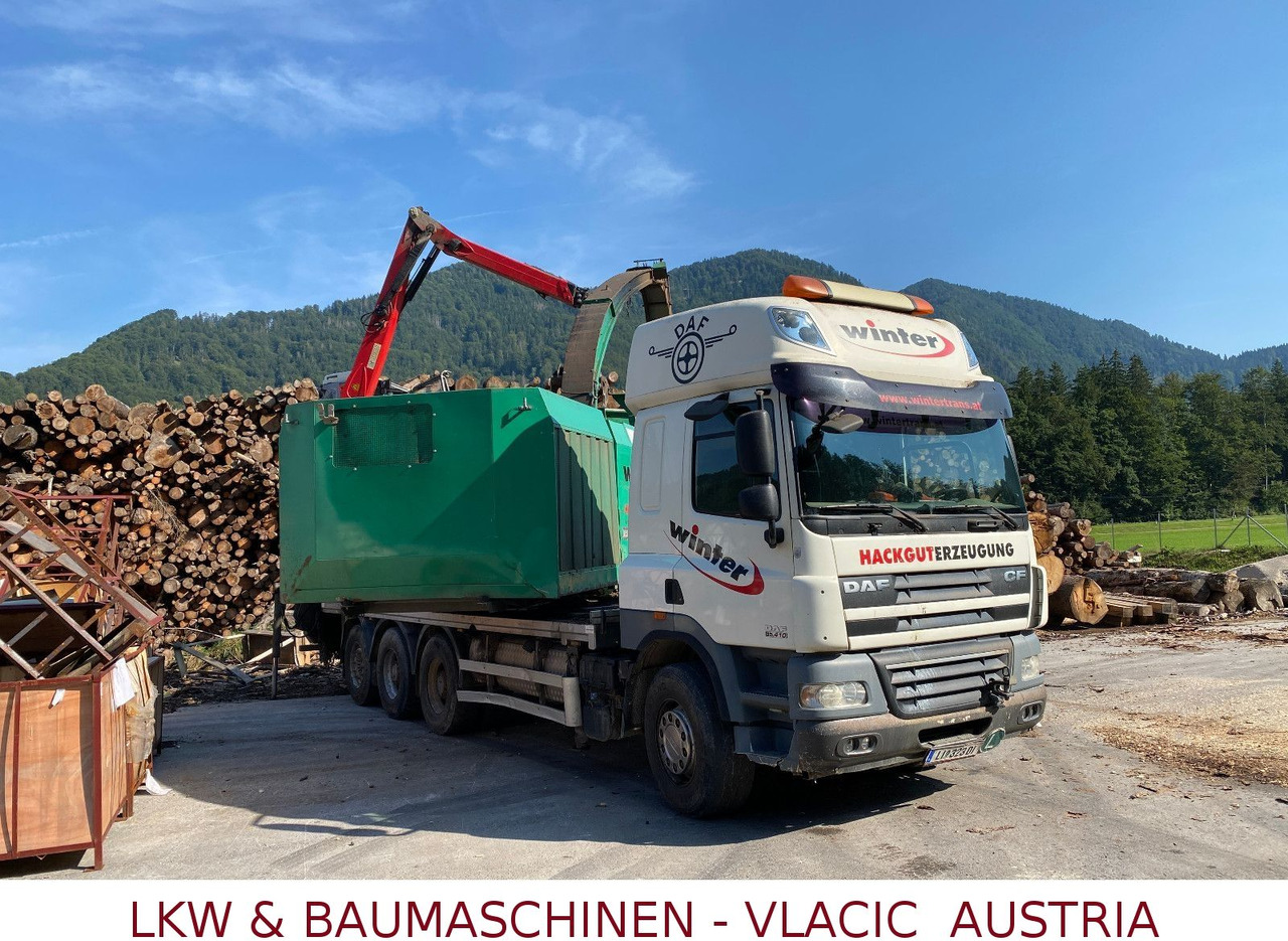 DAF CF85 Holzhackmaschine JENZ HEM 700 - Rönkszállító teherautó: 2 kép. DAF CF85 Holzhackmaschine JENZ HEM 700 - Rönkszállító teherautó: 2 kép.