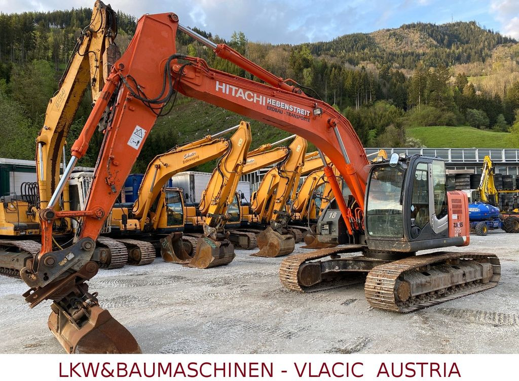 Hitachi ZX 225 USLC-3 - Lánctalpas kotró: 5 kép. Hitachi ZX 225 USLC-3 - Lánctalpas kotró: 5 kép.