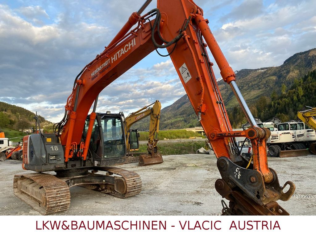 Hitachi ZX 225 USLC-3 - Lánctalpas kotró: 1 kép. Hitachi ZX 225 USLC-3 - Lánctalpas kotró: 1 kép.