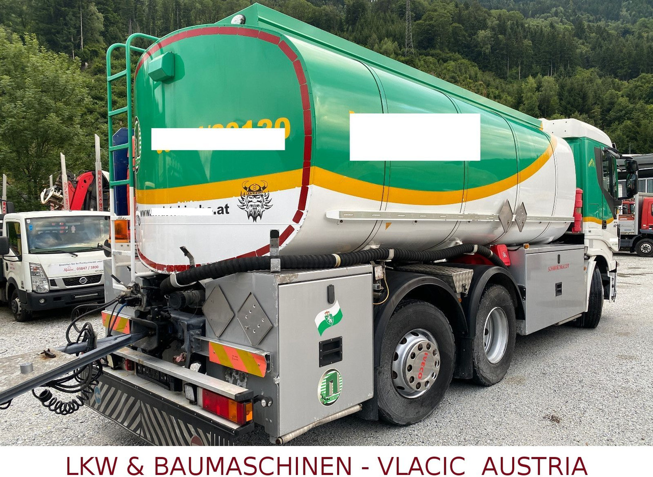 Iveco Stralis 460 Schwarzmüller Benz/Diesel Kompletzug - Tartályos teherautó: 4 kép. Iveco Stralis 460 Schwarzmüller Benz/Diesel Kompletzug - Tartályos teherautó: 4 kép.