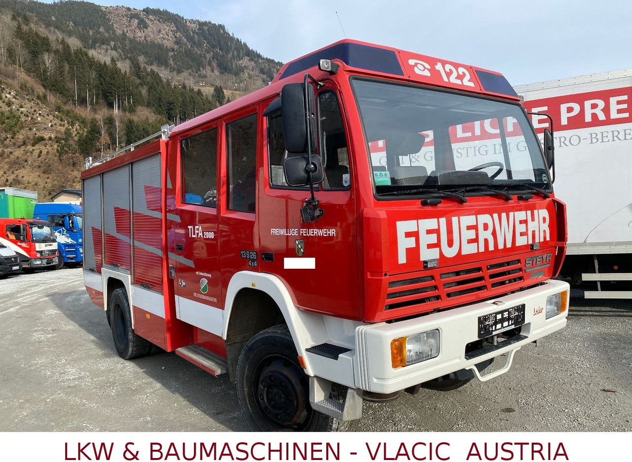 MAN STEYR 13S26 (4X4) - Tartályos teherautó: 2 kép. MAN STEYR 13S26 (4X4) - Tartályos teherautó: 2 kép.