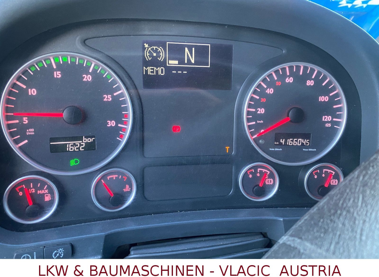 MAN TGL 12.240 - Ponyvás teherautó: 5 kép. MAN TGL 12.240 - Ponyvás teherautó: 5 kép.