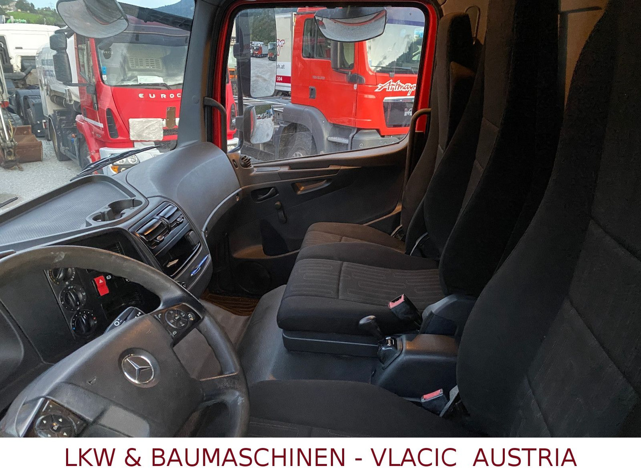 Mercedes-Benz ATEGO 1224 - Platós teherautó: 5 kép. Mercedes-Benz ATEGO 1224 - Platós teherautó: 5 kép.