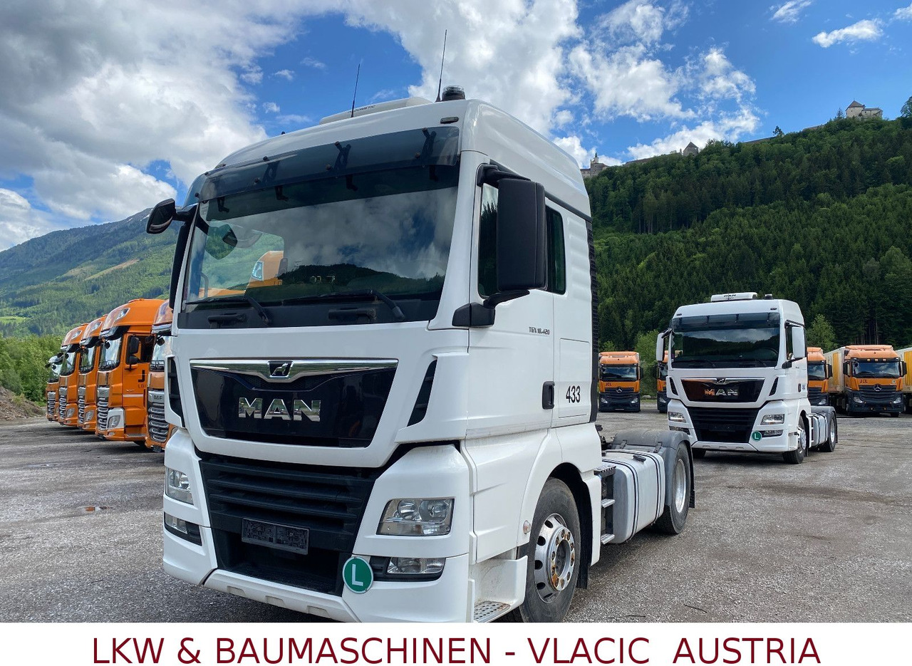MAN TGX 18.420 (eigengewicht 6939Kg) MAN TGX 18.420 (eigengewicht 6939Kg) - Nyergesvontató: 1 kép. MAN TGX 18.420 (eigengewicht 6939Kg) MAN TGX 18.420 (eigengewicht 6939Kg) - Nyergesvontató: 1 kép.