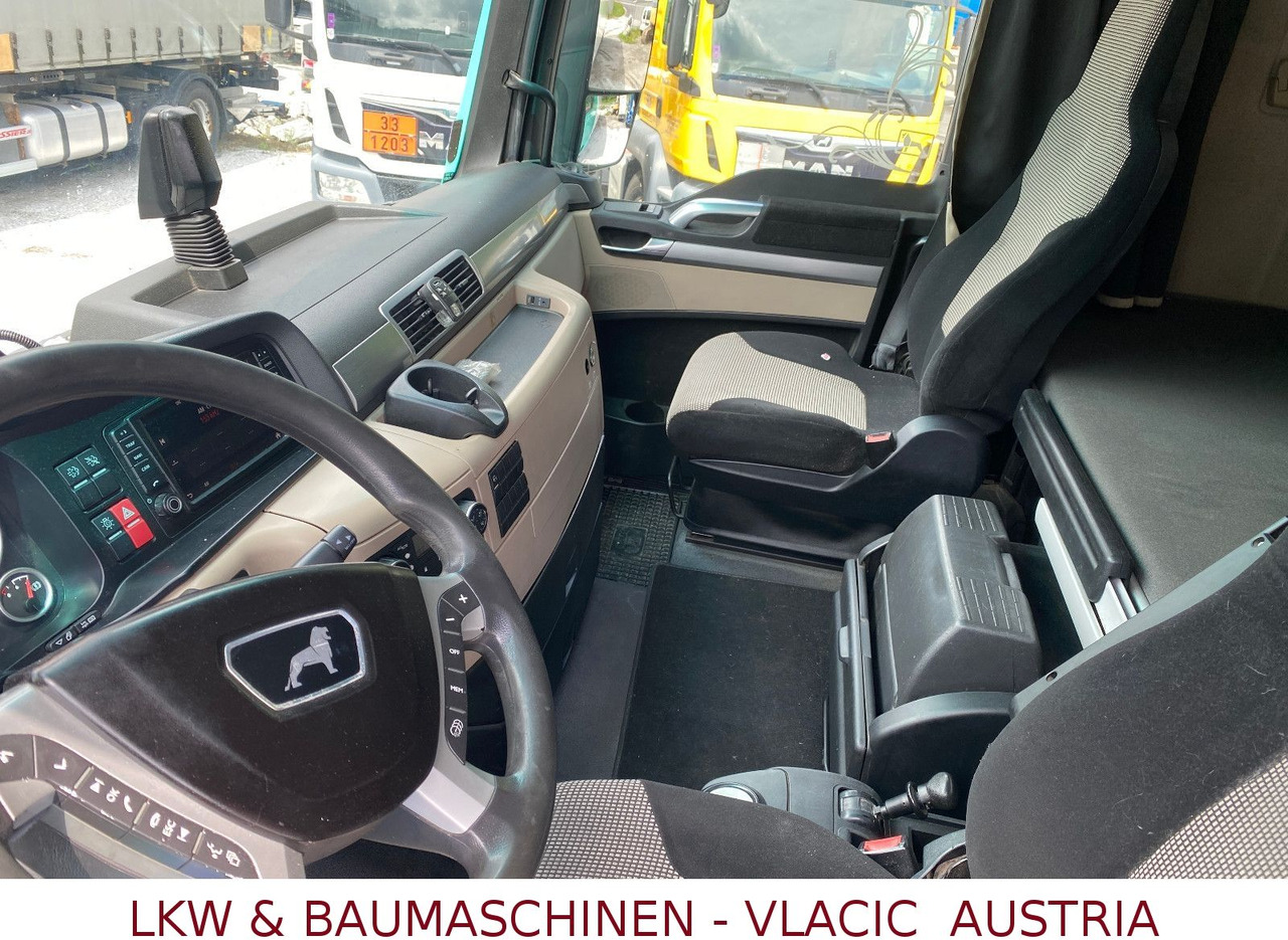 MAN TGX 18.500 - Nyergesvontató: 4 kép. MAN TGX 18.500 - Nyergesvontató: 4 kép.