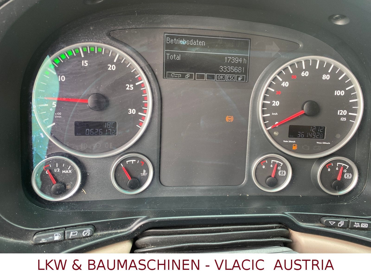 MAN TGX 18.500 - Nyergesvontató: 2 kép. MAN TGX 18.500 - Nyergesvontató: 2 kép.