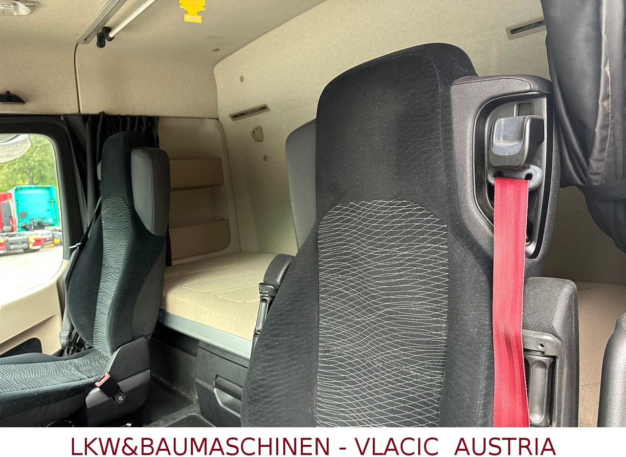 Mercedes-Benz Actros 1840 ADR - Nyergesvontató: 5 kép. Mercedes-Benz Actros 1840 ADR - Nyergesvontató: 5 kép.