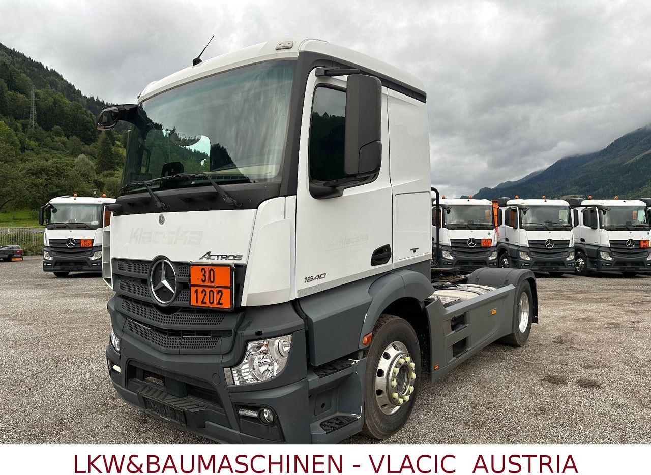 Mercedes-Benz Actros 1840 ADR - Nyergesvontató: 1 kép. Mercedes-Benz Actros 1840 ADR - Nyergesvontató: 1 kép.