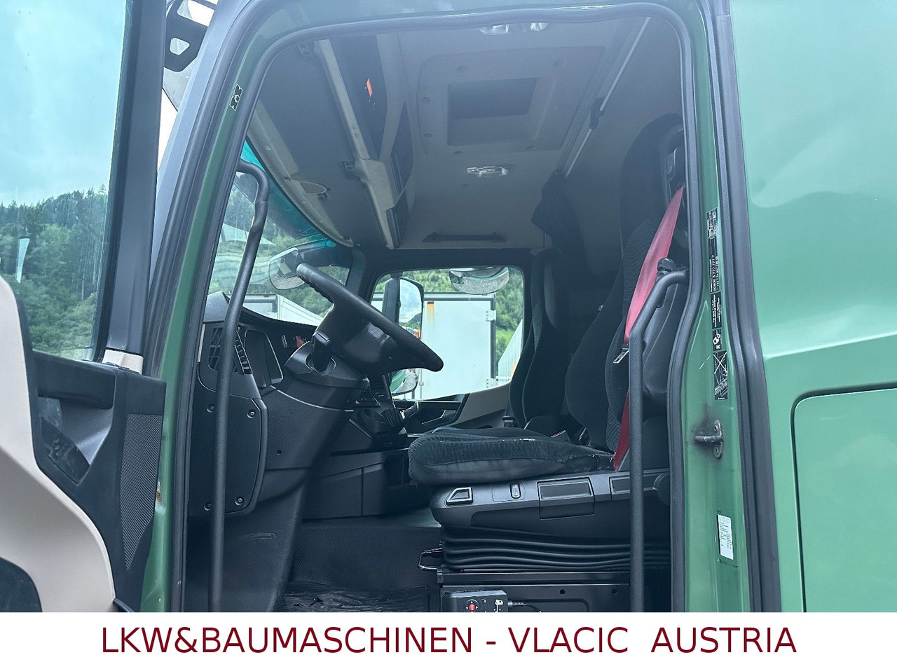 Mercedes-Benz Actros 1840 ADR - Nyergesvontató: 3 kép. Mercedes-Benz Actros 1840 ADR - Nyergesvontató: 3 kép.